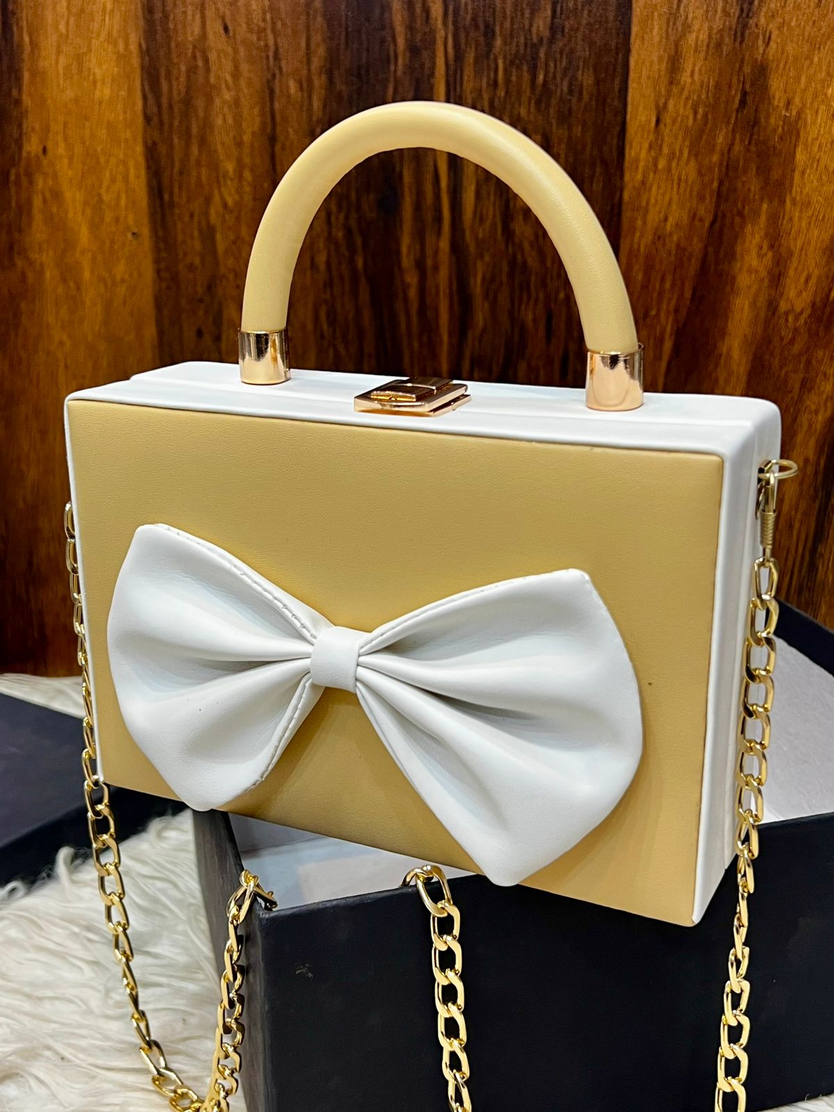 Chérie Bow