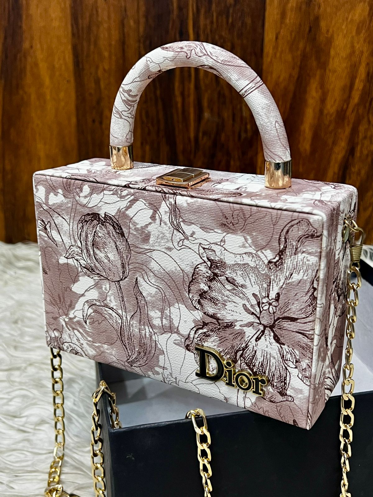 Dior Bella