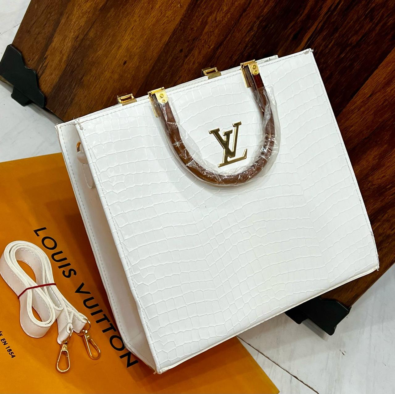 LV Essence
