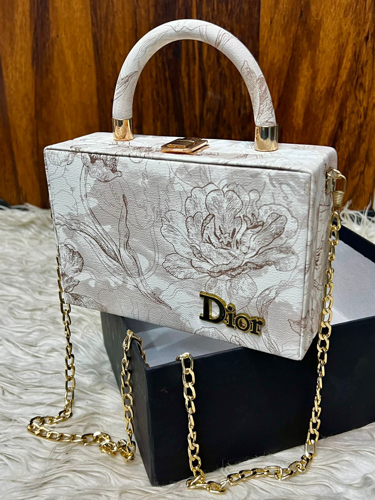 Dior Bella