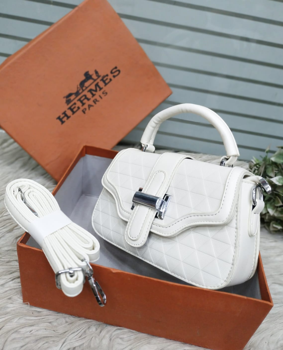 Hermes Chic Knot