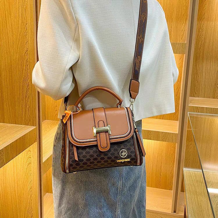 Elite Crossbody
