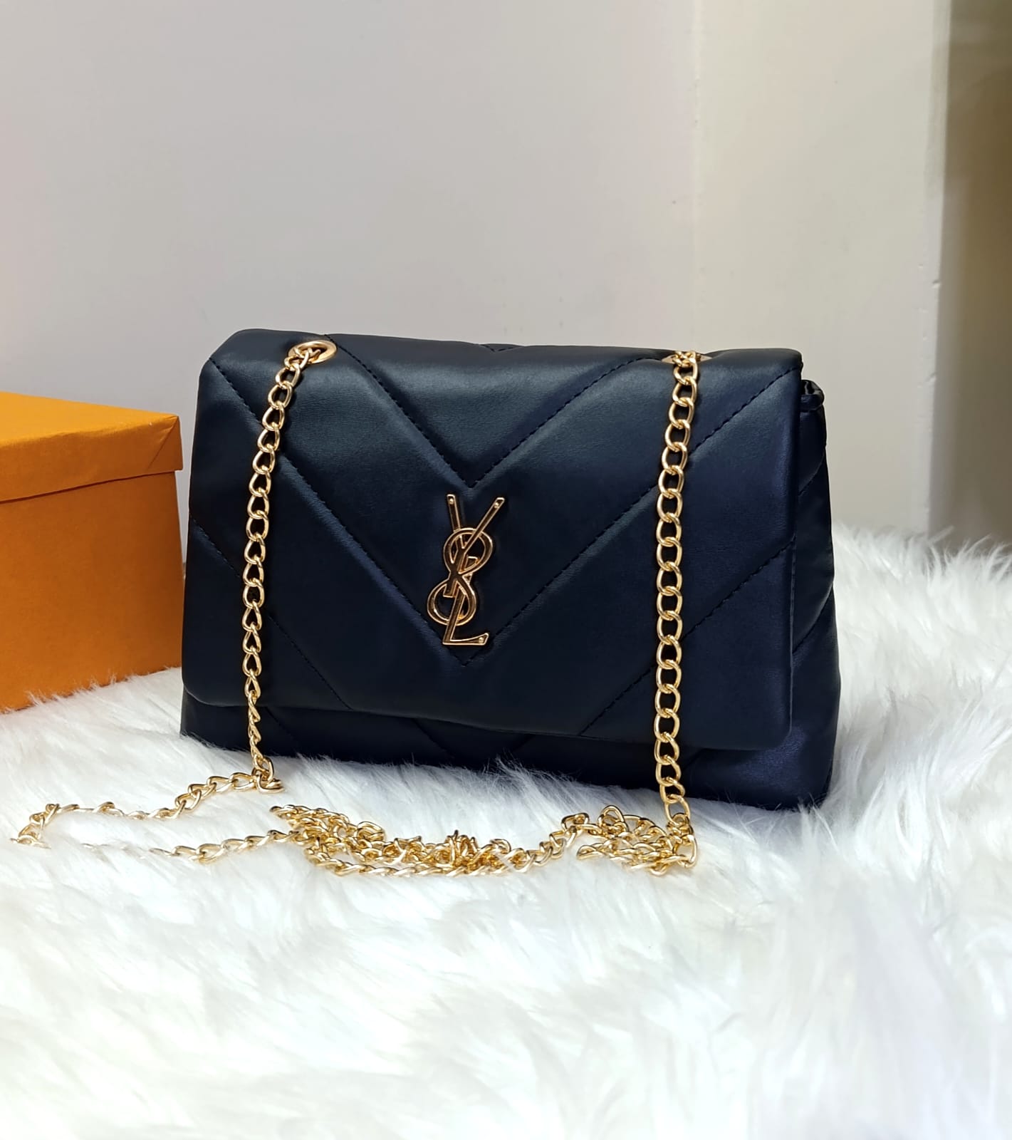 YSL Classic Carry