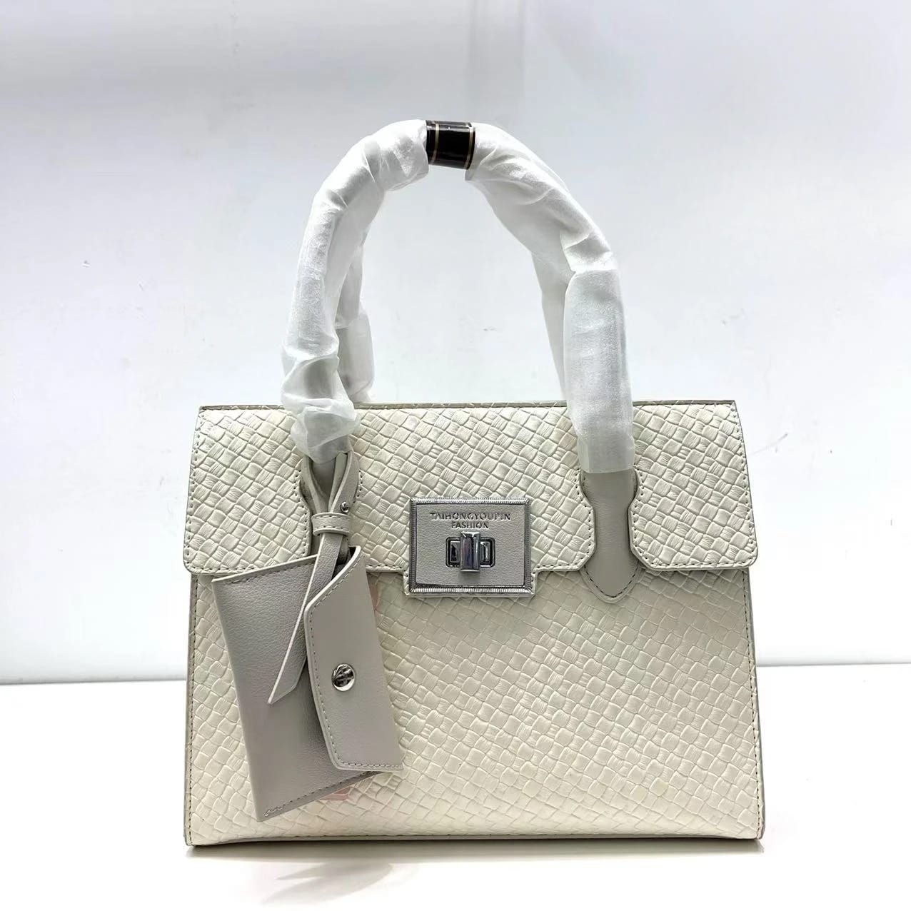 Tai Hong Luxe Guard